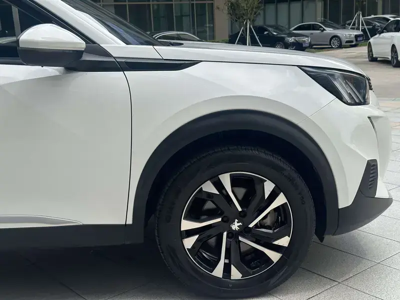 2022 Peugeot 2008 с пробегом 54 000 км