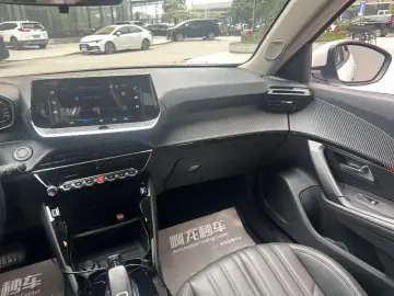 2022 Peugeot 2008 с пробегом 54 000 км
