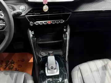 2022 Peugeot 2008 с пробегом 49 000 км