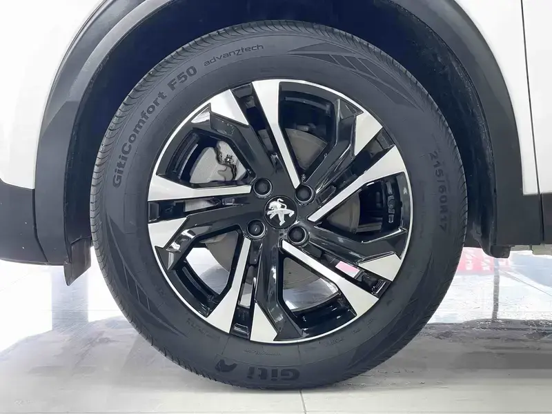 2022 Peugeot 2008 с пробегом 26 600 км