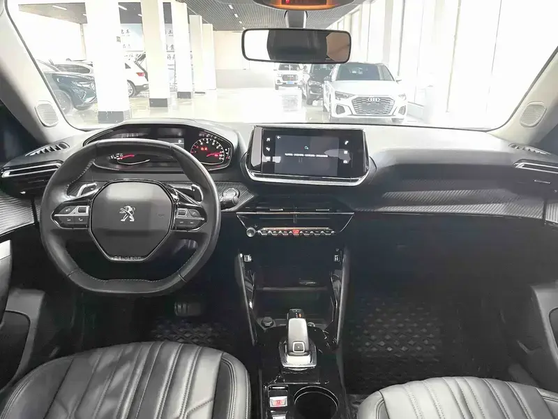 2022 Peugeot 2008 с пробегом 26 600 км