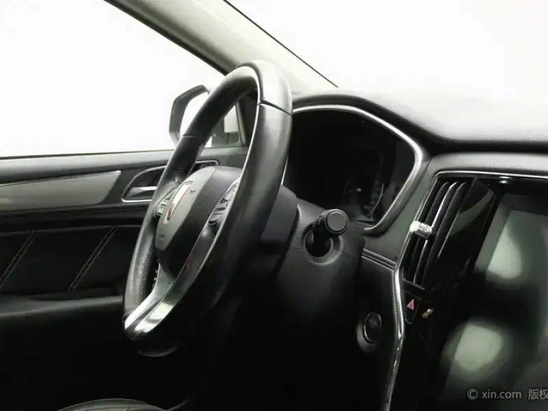 2020 Roewe RX5 с пробегом 44 100 км