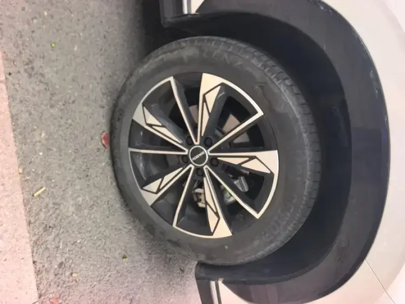 2023 Roewe RX5 с пробегом 13 000 км