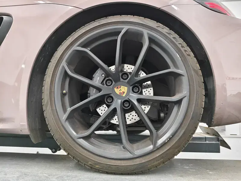 2023 Porsche 718 Spyder с пробегом 37 000 км