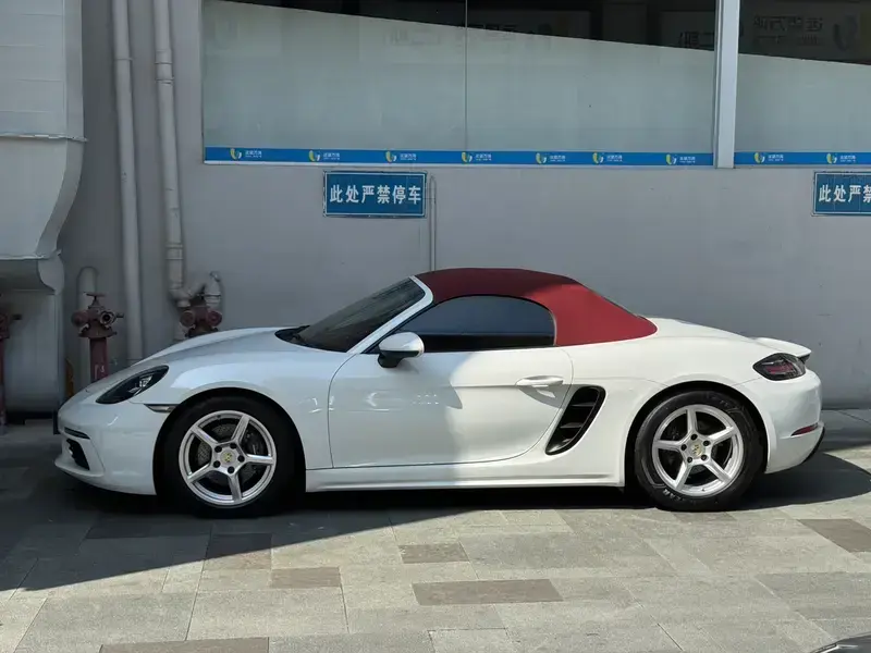 2020 Porsche 718 Spyder с пробегом 25 000 км