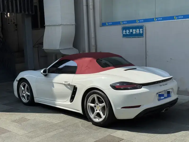 2020 Porsche 718 Spyder с пробегом 25 000 км