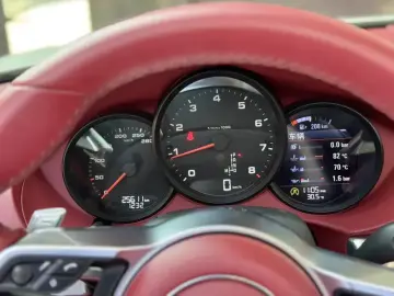 2020 Porsche 718 Spyder с пробегом 25 000 км