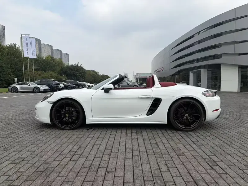 2023 Porsche 718 Spyder с пробегом 8 000 км