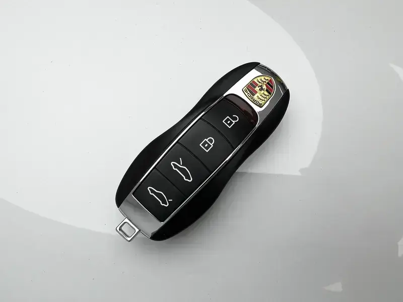 2023 Porsche 718 Spyder с пробегом 128 400 км