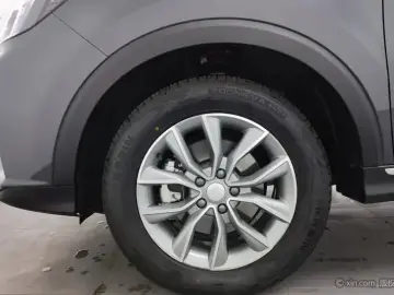 2025 Roewe RX5 с пробегом 12 100 км