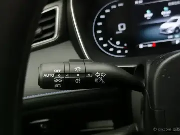 2025 Roewe RX5 с пробегом 12 100 км