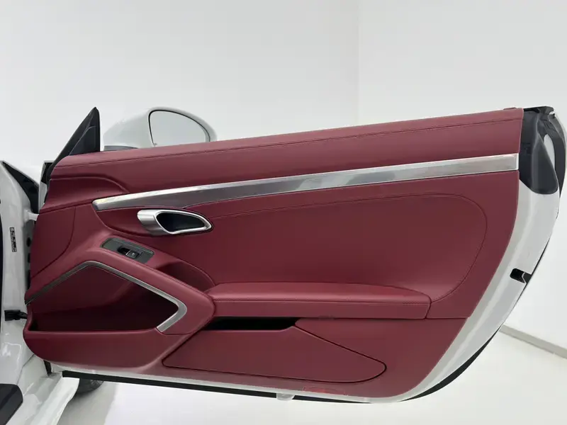 2023 Porsche 718 Spyder с пробегом 26 000 км