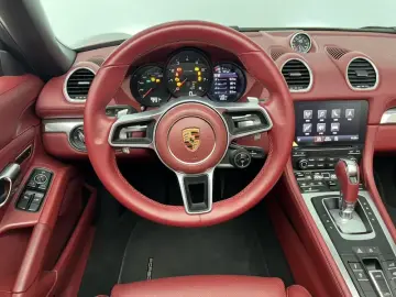 2022 Porsche 718 Spyder с пробегом 39 000 км