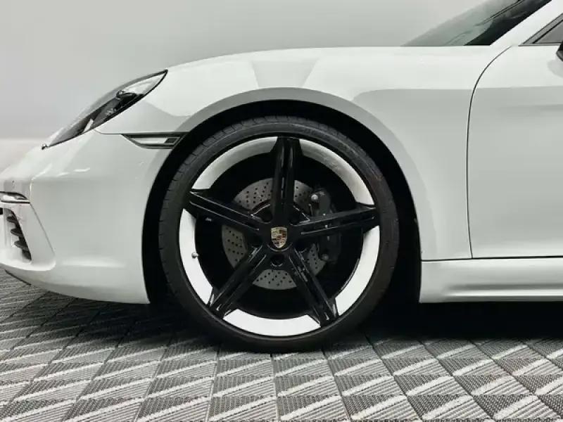 2020 Porsche 718 Spyder с пробегом 10 000 км