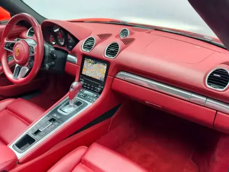 2023 Porsche 718 Spyder с пробегом 23 000 км