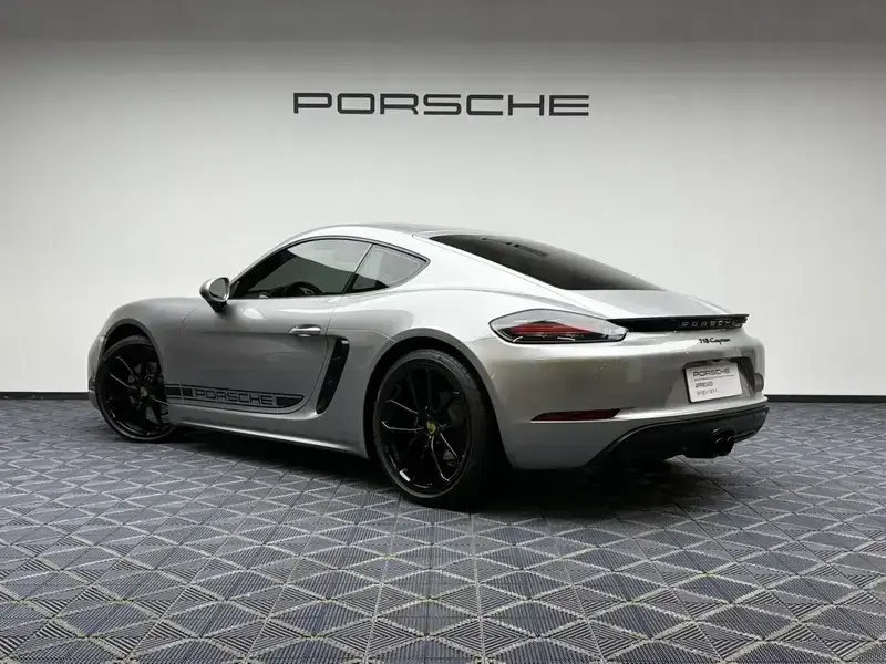 2023 Porsche 718 Spyder с пробегом 8 000 км
