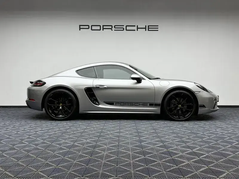 2023 Porsche 718 Spyder с пробегом 8 000 км