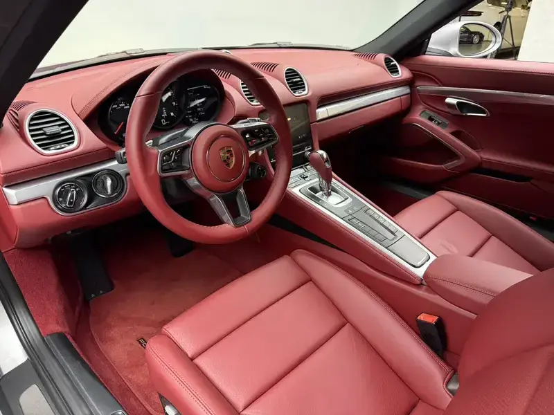 2023 Porsche 718 Spyder с пробегом 8 000 км