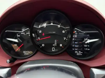 2023 Porsche 718 Spyder с пробегом 8 000 км
