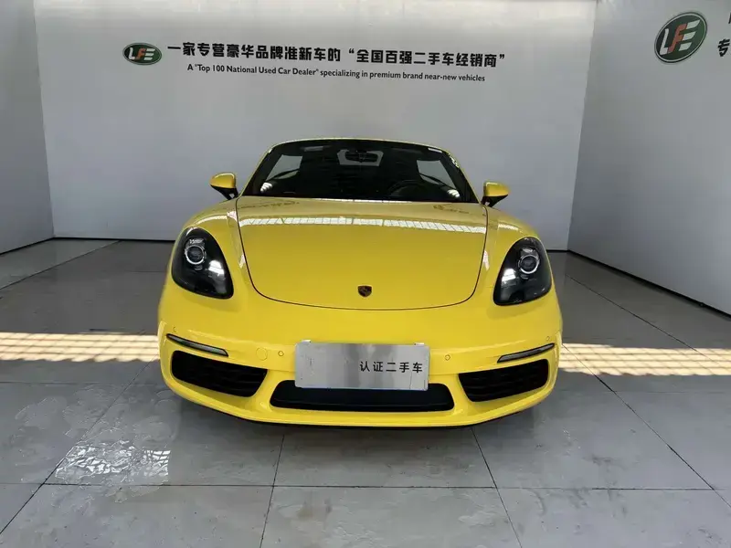 2023 Porsche 718 Spyder с пробегом 12 000 км