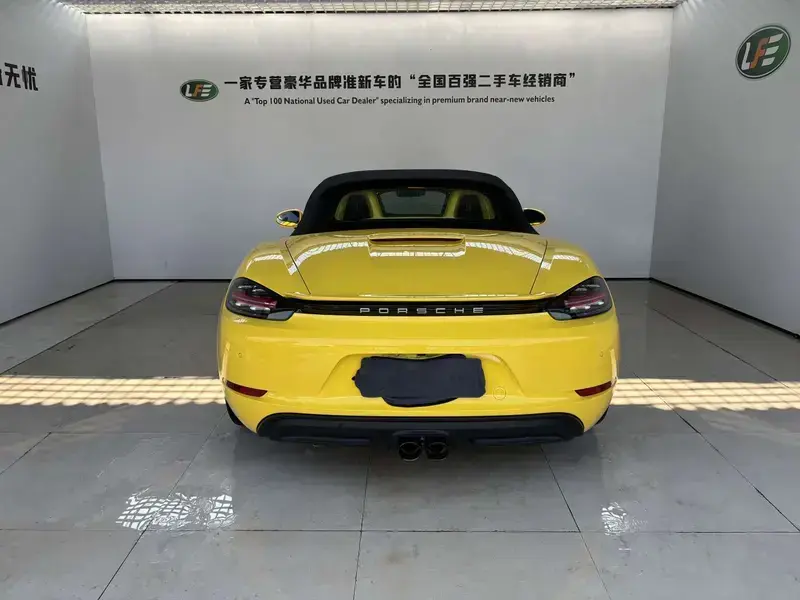 2023 Porsche 718 Spyder с пробегом 12 000 км
