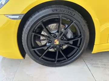 2023 Porsche 718 Spyder с пробегом 12 000 км