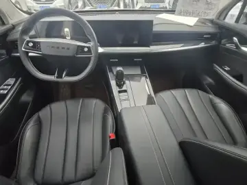 2022 Roewe RX5 Max с пробегом 25 000 км