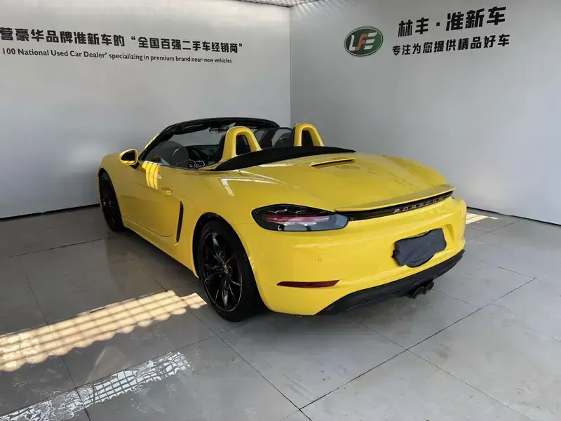 2023 Porsche 718 Spyder с пробегом 12 000 км