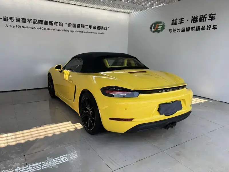 2023 Porsche 718 Spyder с пробегом 12 000 км