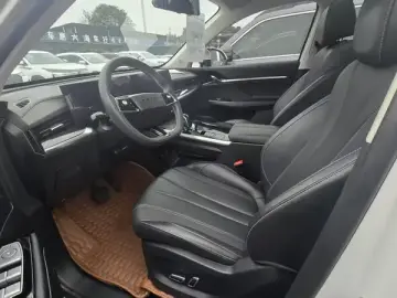 2022 Roewe RX5 Max с пробегом 25 000 км