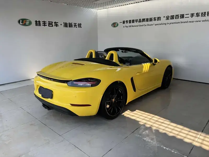 2023 Porsche 718 Spyder с пробегом 12 000 км