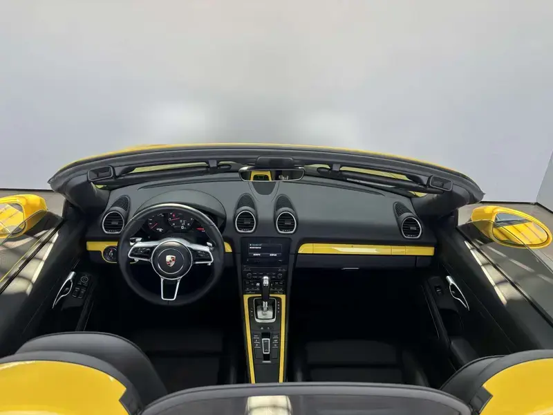 2023 Porsche 718 Spyder с пробегом 12 000 км