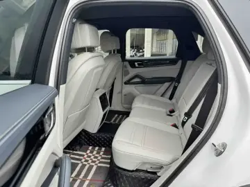 2019 Porsche Cayenne с пробегом 73 000 км