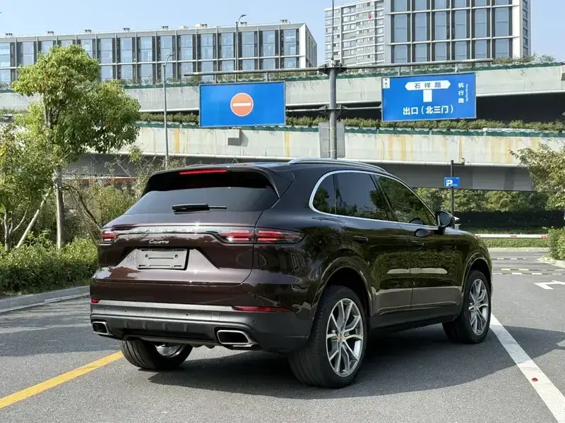 2019 Porsche Cayenne с пробегом 70 000 км