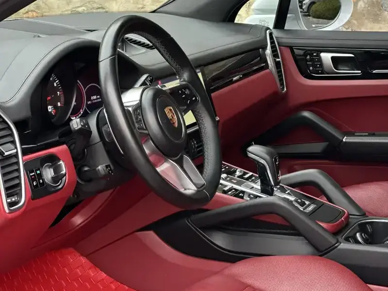 2019 Porsche Cayenne с пробегом 79 000 км