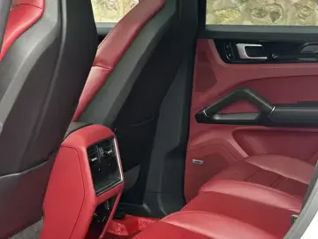 2019 Porsche Cayenne с пробегом 79 000 км