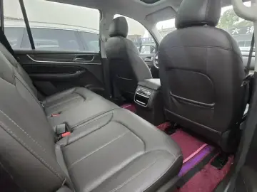 2019 Roewe RX8 с пробегом 58 000 км