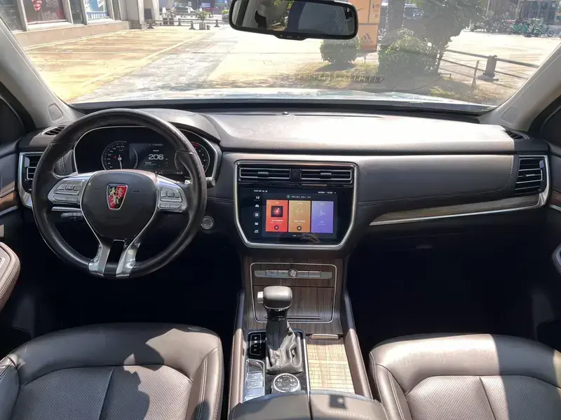 2019 Roewe RX8 с пробегом 123 000 км