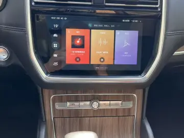 2019 Roewe RX8 с пробегом 123 000 км