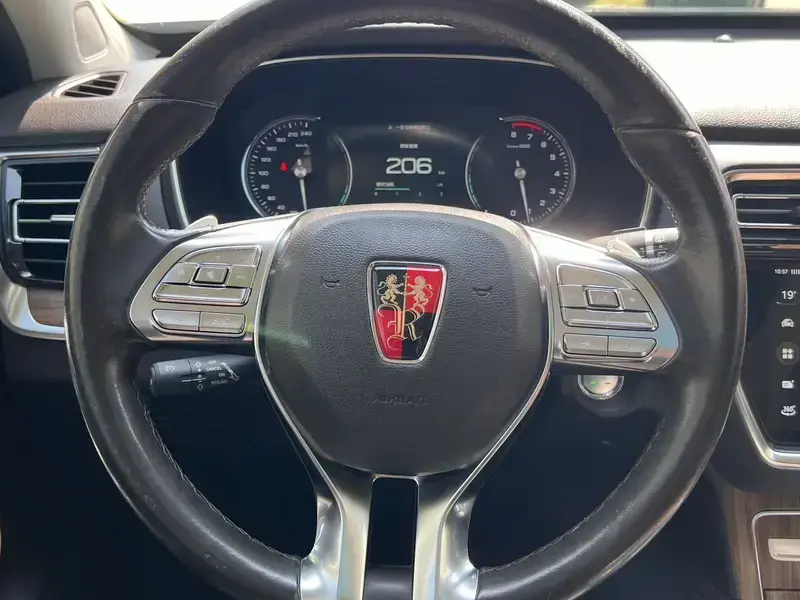 2019 Roewe RX8 с пробегом 123 000 км