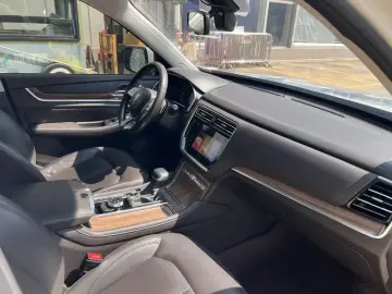 2019 Roewe RX8 с пробегом 123 000 км