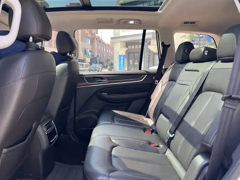2019 Roewe RX8 с пробегом 123 000 км