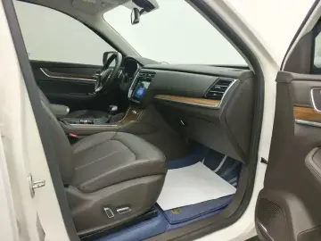 2019 Roewe RX8 с пробегом 87 000 км