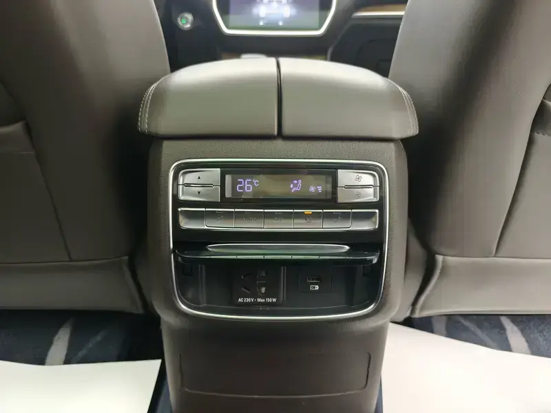 2019 Roewe RX8 с пробегом 87 000 км