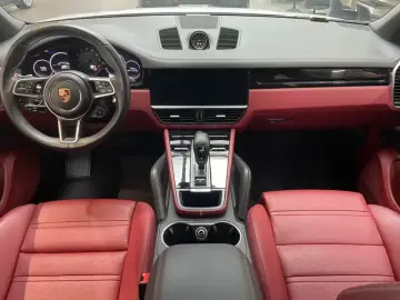 2019 Porsche Cayenne с пробегом 43 000 км