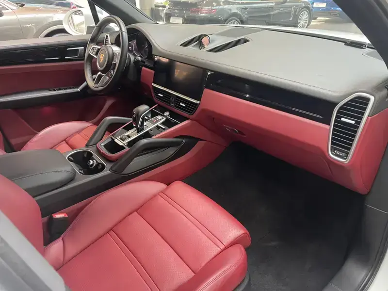 2019 Porsche Cayenne с пробегом 43 000 км