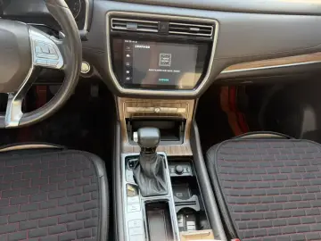2019 Roewe RX8 с пробегом 60 000 км