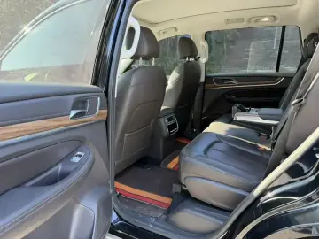 2019 Roewe RX8 с пробегом 60 000 км
