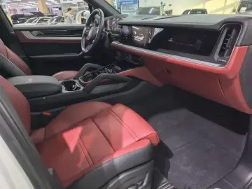 2024 Porsche Cayenne с пробегом 22 000 км