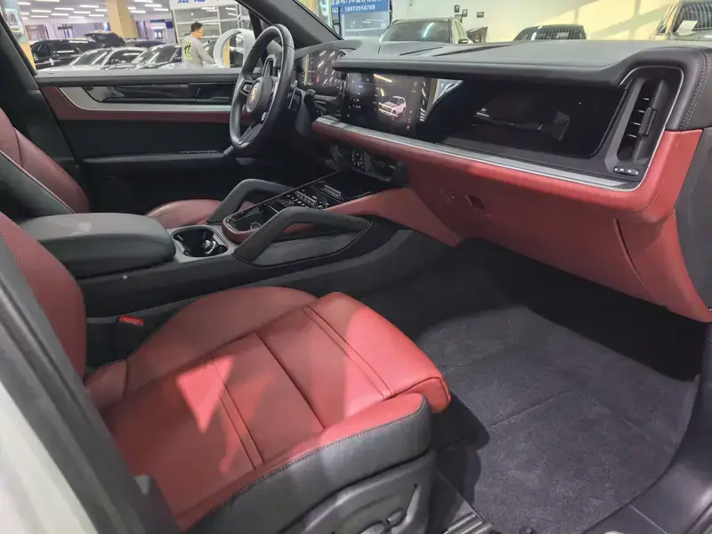 2024 Porsche Cayenne с пробегом 22 000 км